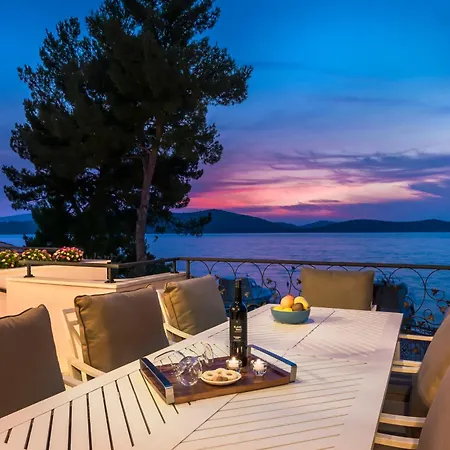 Flores Adriatica Villa *