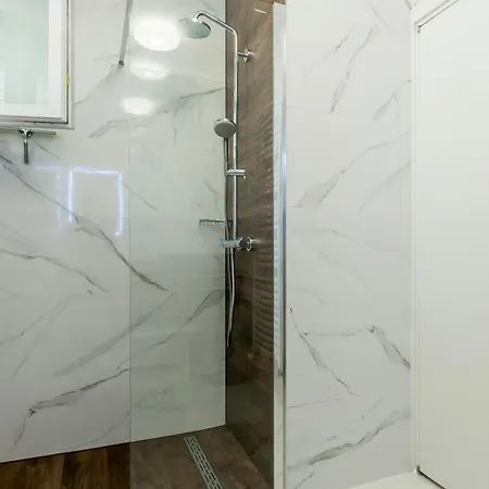 Flores Adriatica Villa *