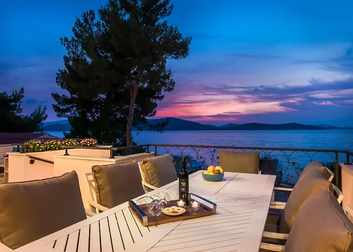 Flores Adriatica Villa *